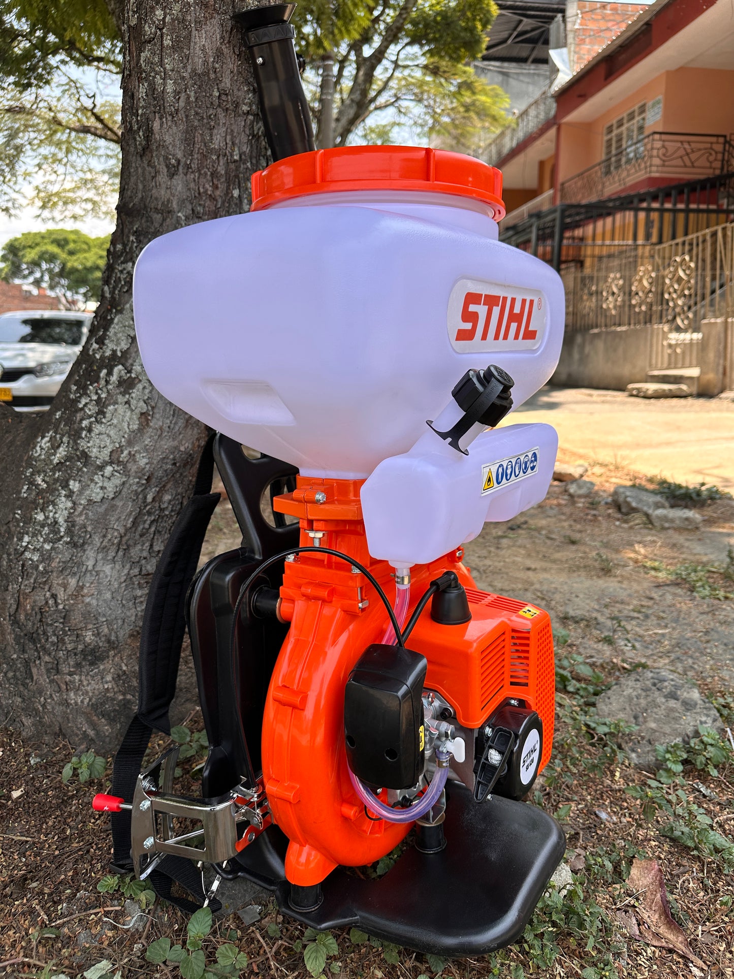 FUMIGADORA ESPOLVOREADORA STIHL 20 LTS